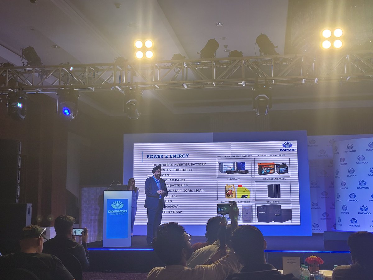 Alisha2494's tweet image. #Daewoo is returning to India - this time not with with cars like the Cielo or Matiz - but with automotive batteries, solar panels, home inverters and UPSses &amp;amp; eventually a clutch of consumer electronics and appliances. Indian brand #Kelwon to license tech from Daewoo. @livemint