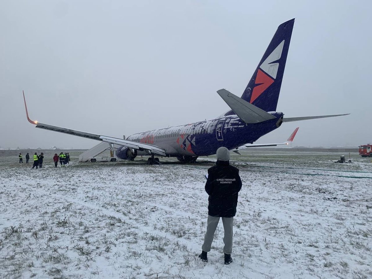 FlightModeblog's tweet photo. On Oct. 24, #Smartavia Boeing 737-800 (RA-73654) flight #5N583 from St. Petersburg suffered a runway excursion after landing at #Perm Bolshoye Savino International Airport in #Russia. No injuries were reported.
📷 Unknown Copyrights
#Boeing #B737 #aviation #AvGeek #avgeeks https://t.co/kaIezPx3W1