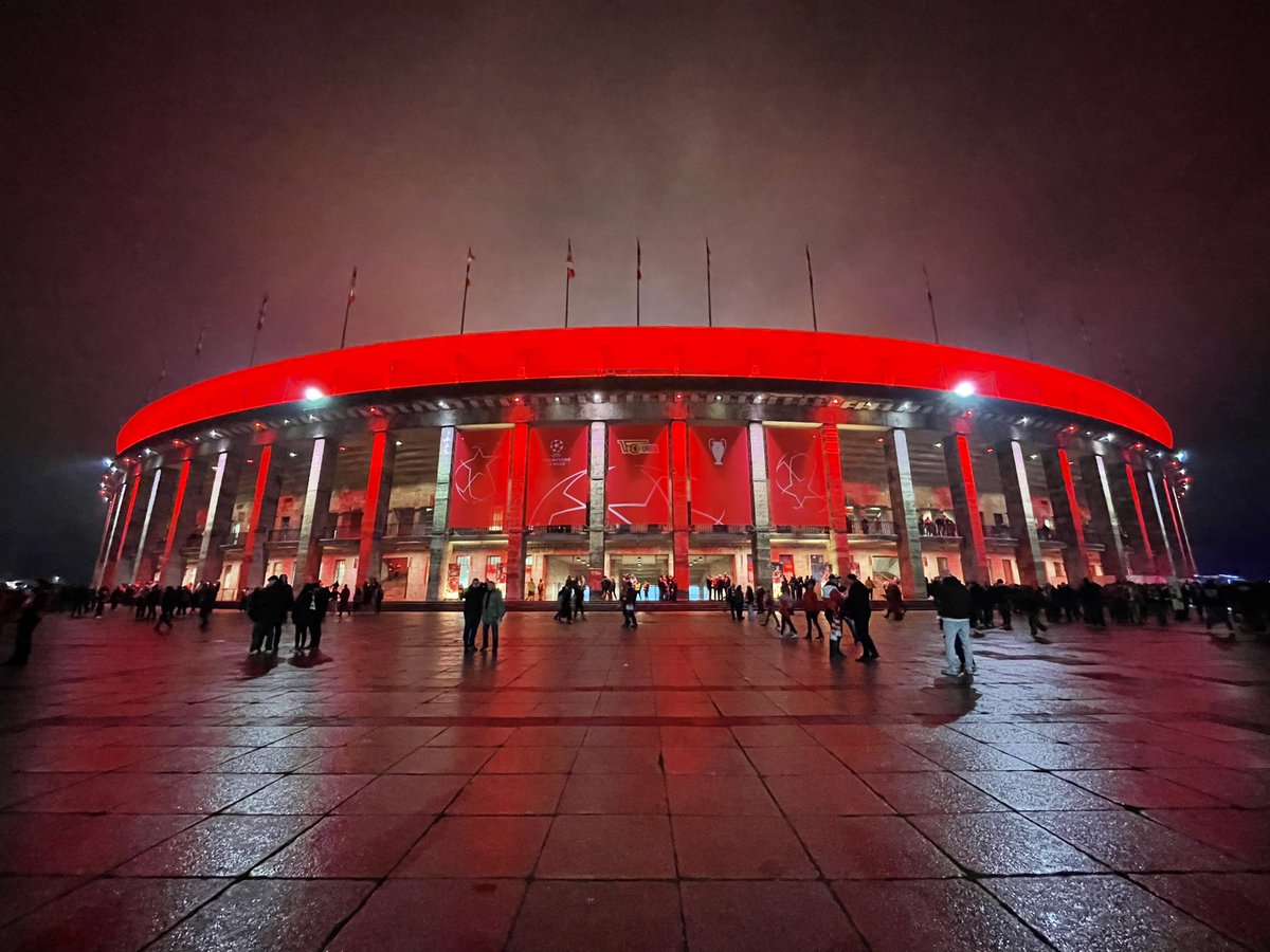 torbote's tweet photo. Union Berlin verliert auch das dritte Spiel der Champions League mit 0:1 gegen den SSC Neapel. Support war Weltklasse! #FCUSSC https://t.co/SRHdpdq3cH