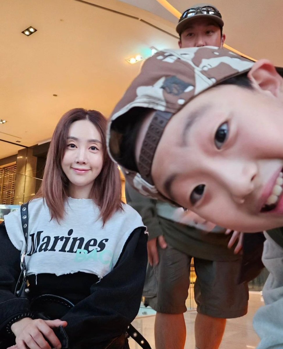 [PICS] HA Family❤️ [1]
(📸: <a href="/sweetstar0001/">뵬</a>)
#HaDonghoon #Byul #HaDream