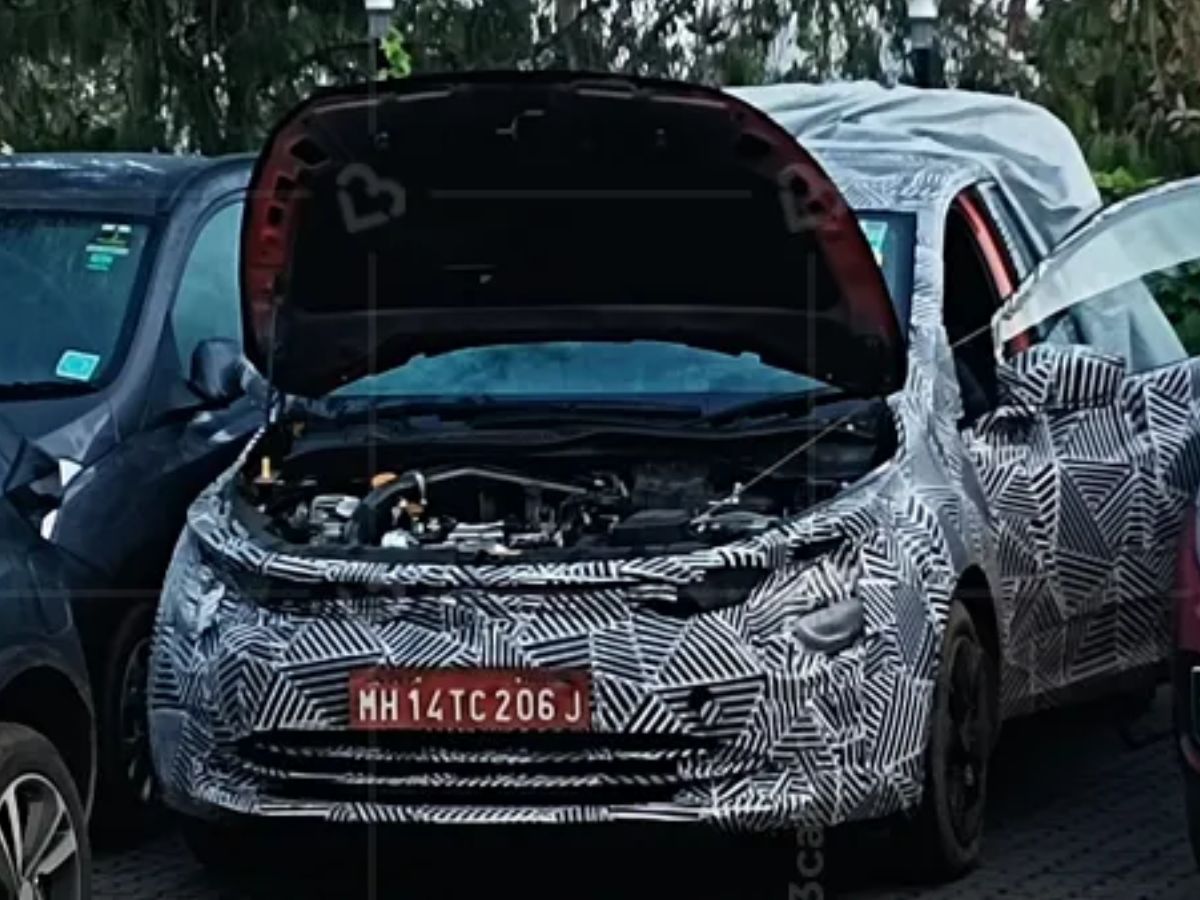 Tata Altroz Racer edition apparent test mule spotted!

Do you want Tata to launch the Altroz Racer edition?  
Source - V3Cars