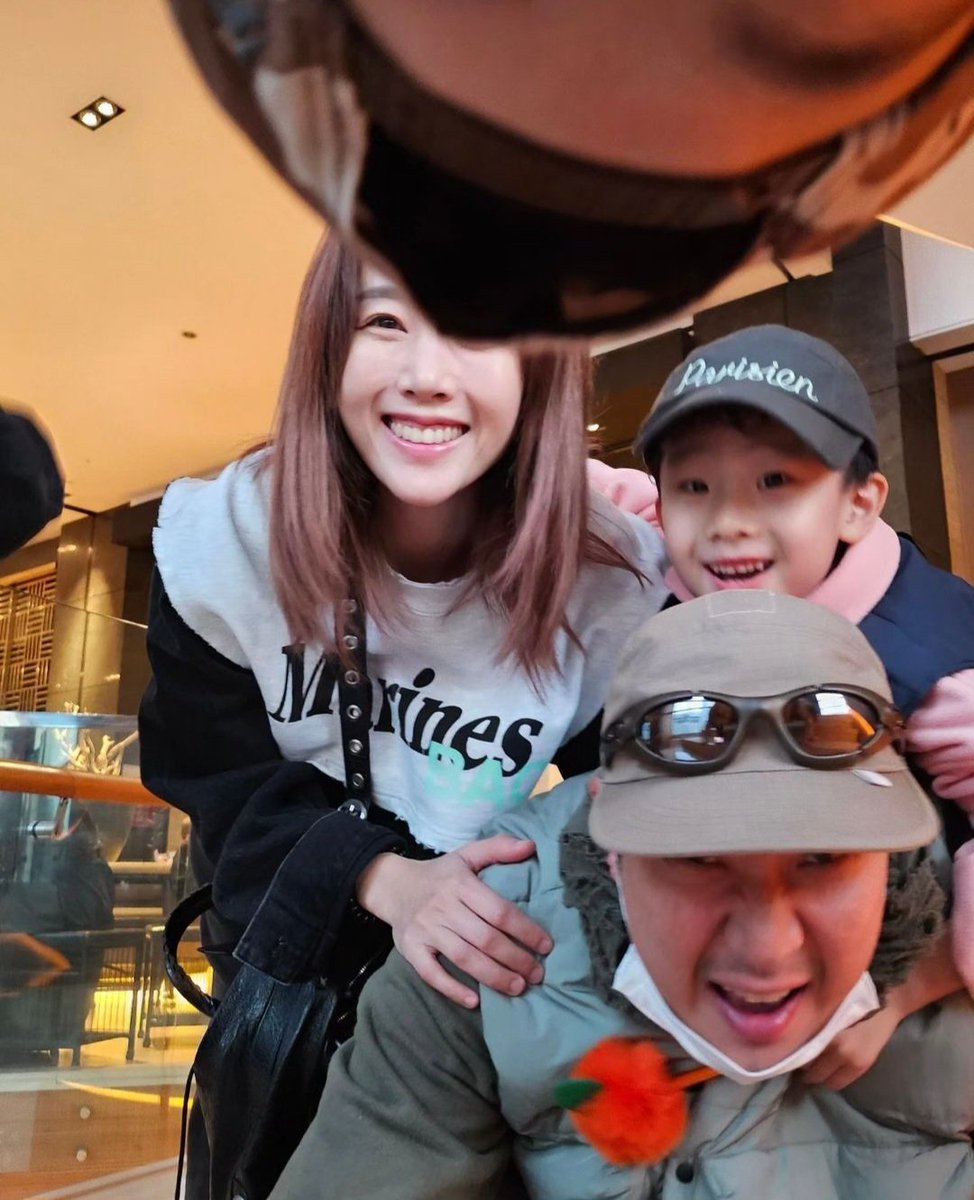 [PICS] HA Family❤️ [2]
(📸: <a href="/sweetstar0001/">뵬</a>)
#HaDonghoon #Byul #HaDream #HaSoul #HaSong