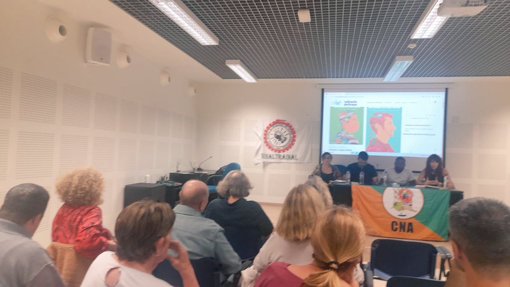VDefensa's tweet image. En el conversatorio "Defensa de los #DDHH y el territorio en 🇨🇴", los defensores Stranler López y Abel Rivera compartieron las dificultades que afrontan las personas defensoras y la necesidad de implementar mecanismos reales de protección.
Gracias por la acogida @MartaMartnMorn