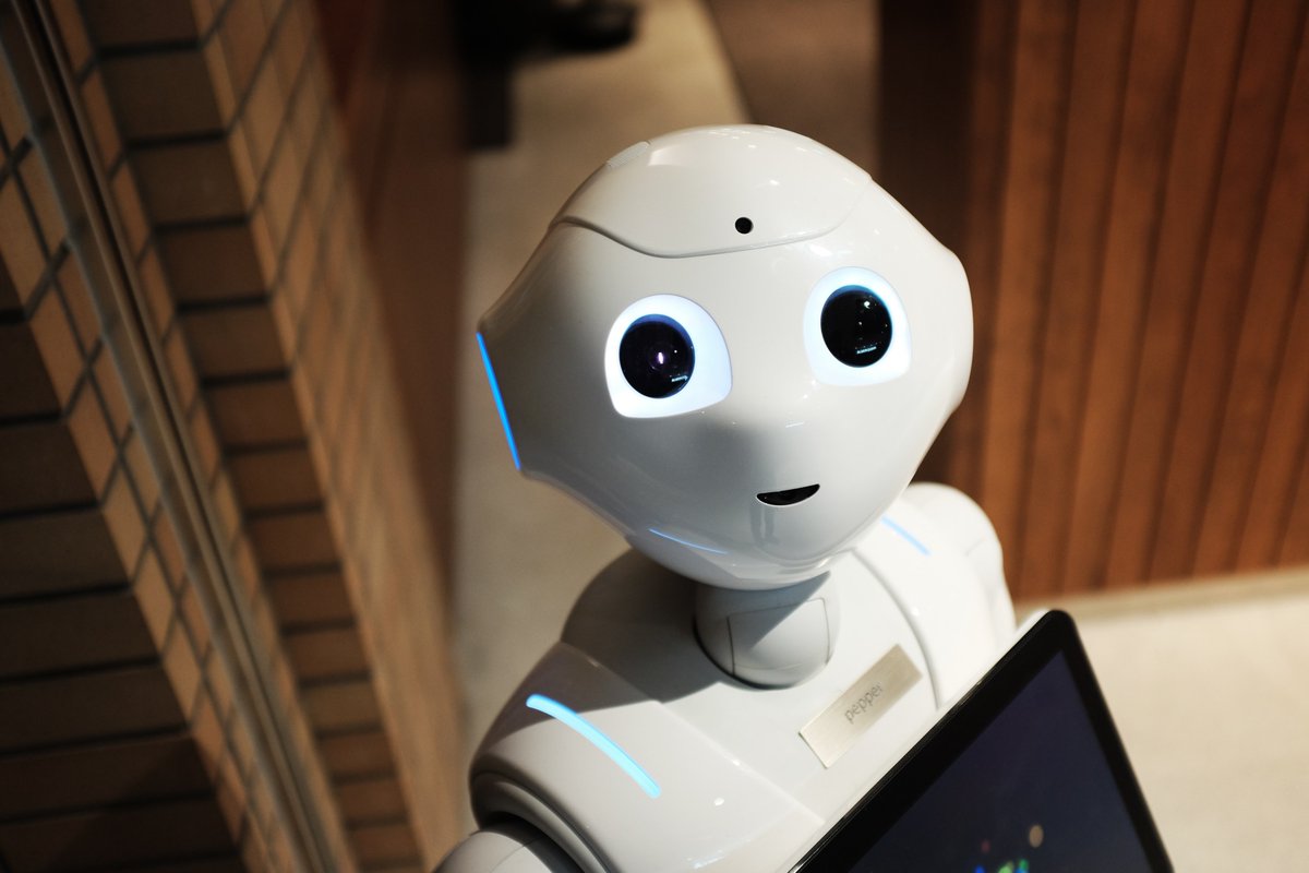 « Désormais omniprésents, comment les robots transforment-ils les représentations, les relations et les sociétés humaines ? » Retrouvez l’article de Joffrey Becker, « Robots, IA et société » sur le blog L'anthropologie en partage, du @CNRS #FierENSEA ➡ lnkd.in/g4tUV5iv