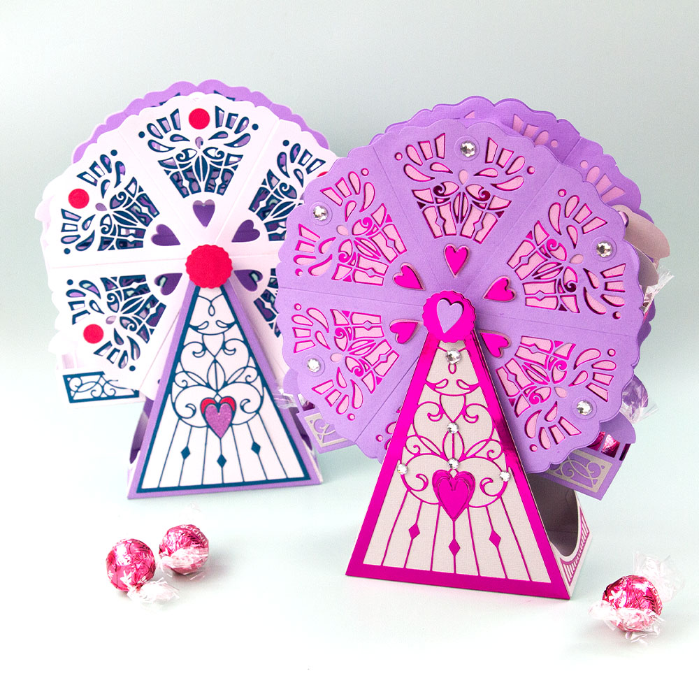 tonicstudios's tweet photo. A Christmas centrepiece idea?  Change with your decor each year?  Now, that is a fantastic idea.  Plus, the die can be used to create an additional box gift set as shown by Ruth 5284e UK and 5283e USA 
#craftymakes #papercrafter #CraftingFamily  #tonicstudios https://t.co/thWH2y2Dya