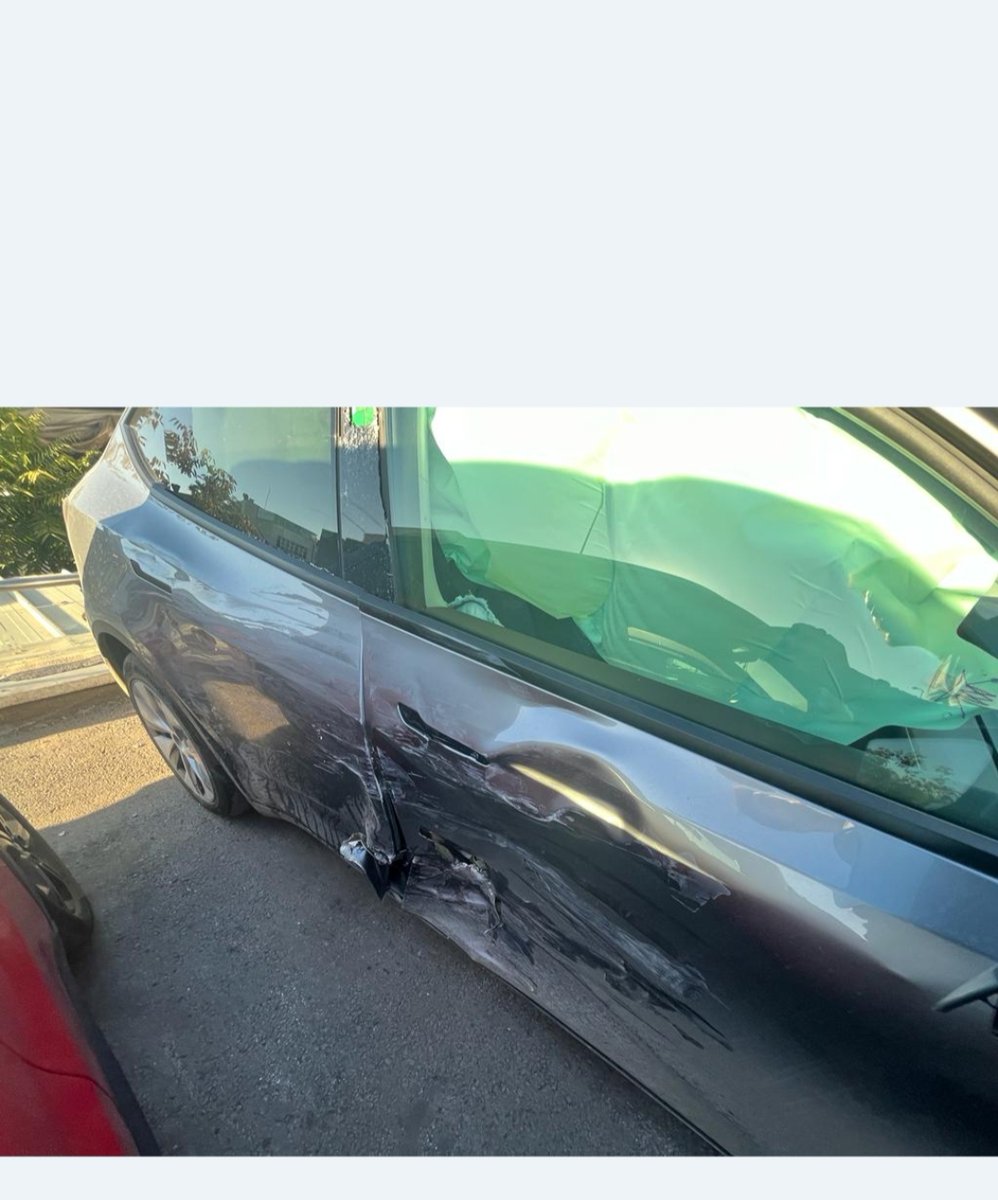 KubilayAyd28596's tweet photo. İstanbul dışında yaşayan, benim gibi @TeslaOwnersTRKY , @Tesla  aşıkları dikkat!! Tesla alıp @AllianzTurkiye ' den Kasko yaptırdıysanız yandınız!!.Ankara'da 12 Ekim'de Teslam ile yaptığım kaza sonucunda 13 gündür aracım kaderine teslim edildi Ankara'da anlaşmalı serviste yatıyor! https://t.co/mV25uWQwZQ