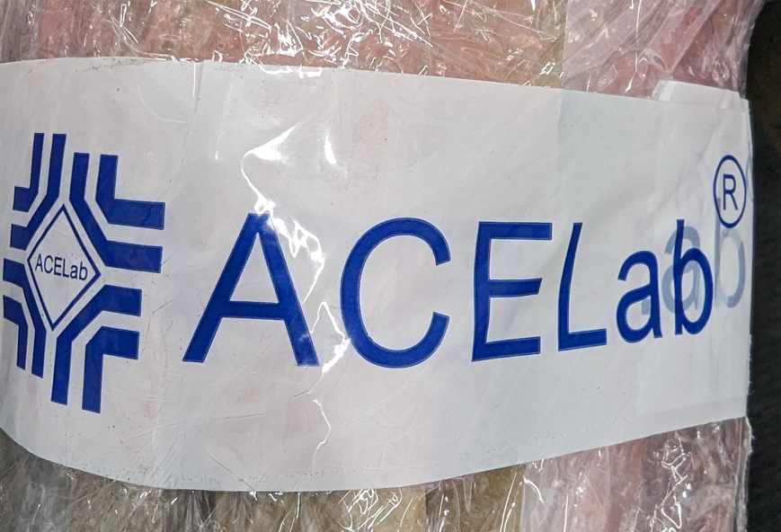 s_e_systems's tweet photo. #データ復旧 業界ではおなじみの #アレ が
航空便で届きました。
関税だけで10万円超えるという。

#PC3000
#ACELab https://t.co/THdRCnASdo
