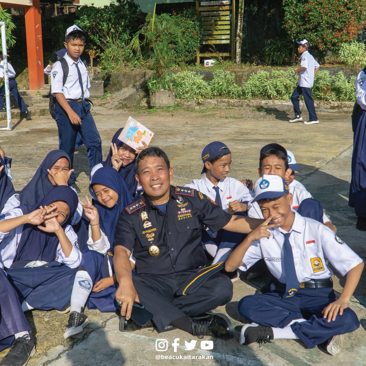 beacukaitarakan's tweet photo. #BeaCukaiRI
#BeaCukaiTarakan
#BeduangBais #SobatBCTrk
#KemenkeuMengajar https://t.co/2x2I6vJBuG