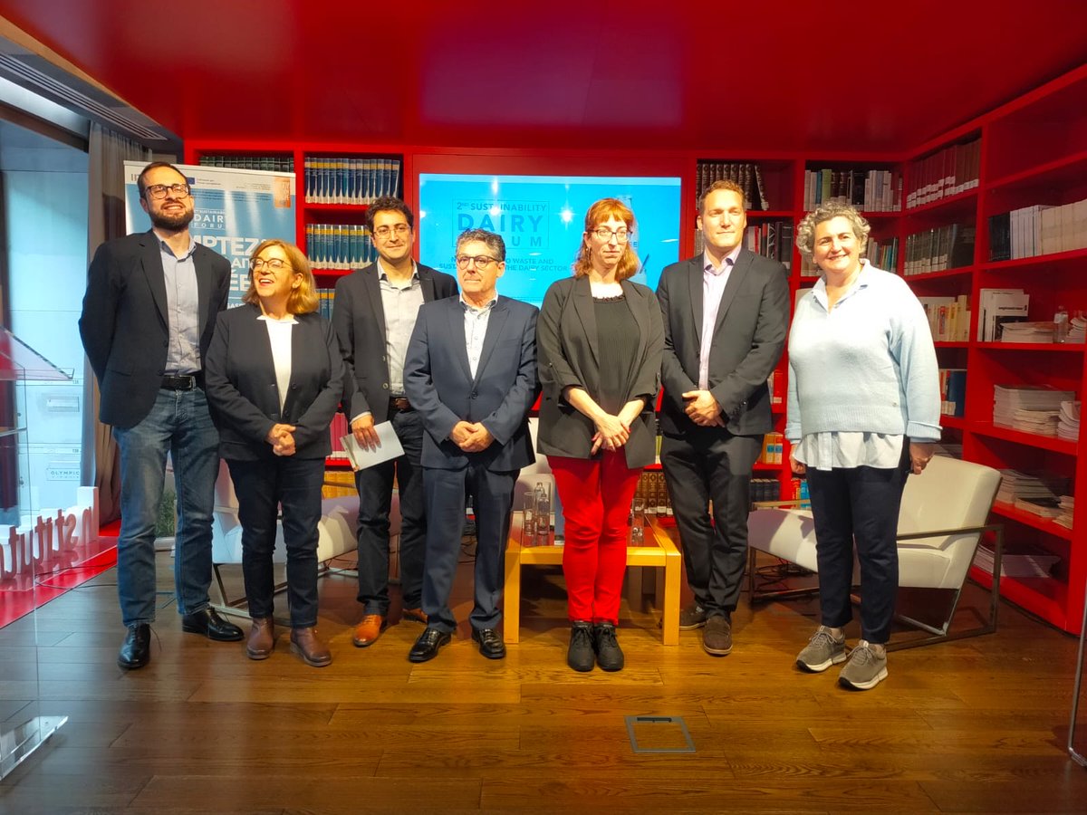 CREDA_UPC_IRTA's tweet photo. 🥛Ahir es va celebrar el II #ForoLácteo d'@oia_inlac a l'@IC_Bruselas 

@DavidFGuerrero, Investigador al #CREDA, va participar en un panell sobre el repte de les pèrdues i el #malbaratament alimentari al sector

🗣️"Necessitem incloure solucions holístiques per evitar el problema" https://t.co/MYDxmkDBBJ