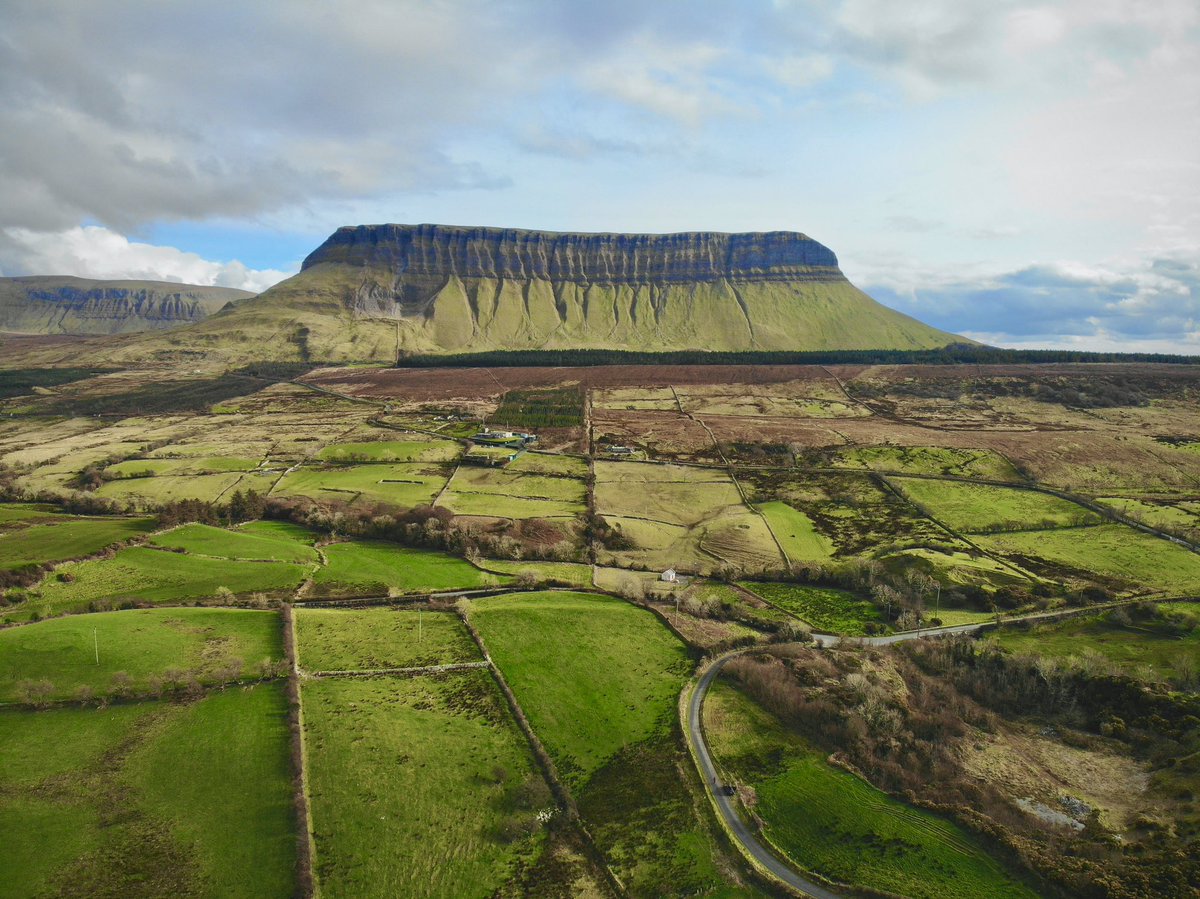 Maybe that’s why I love the look of this mountain? 😆🍦 

[PS - Spot the red jacket? 👋)
#NIEXPLORER 

📍 #Benbulben #Sligo