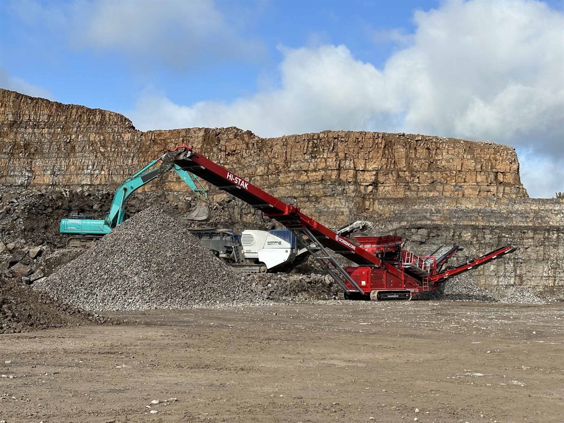 EarthmoversMag's tweet photo. Screencore combines precision screening and enhanced stockpiling with new Trident 125 Hi-Stak.
Read story ⬇️
https://t.co/HdPlGjMvxQ
-----
#earthmoversmagazine #screencore #screening #stockpiling #aggregate #construction #quarry #plantmachinery #mining #recycling #plant https://t.co/i6XQk25jBV