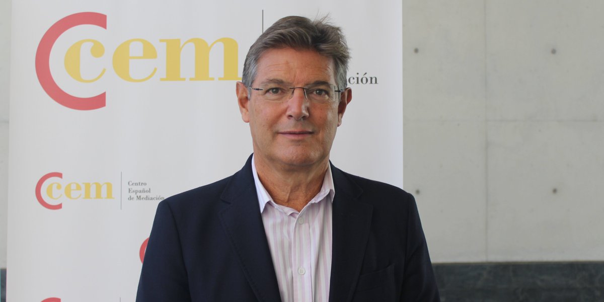 Rafael Catalá, presidente del CEM, es entrevistado en el podcast Derecho Abierto de @Lawyerpress. En él ha hablado de temas como:

🔴El trabajo del CEM
🔴El desconocimiento de la mediación en España
🔴La futura Ley de Eficiencia Procesal

Escúchalo aquí 👇
lawyerpress.com/2023/10/23/pod…