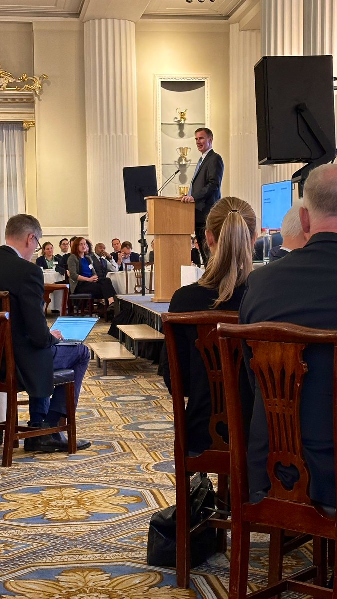 Harry Briggs tweet media