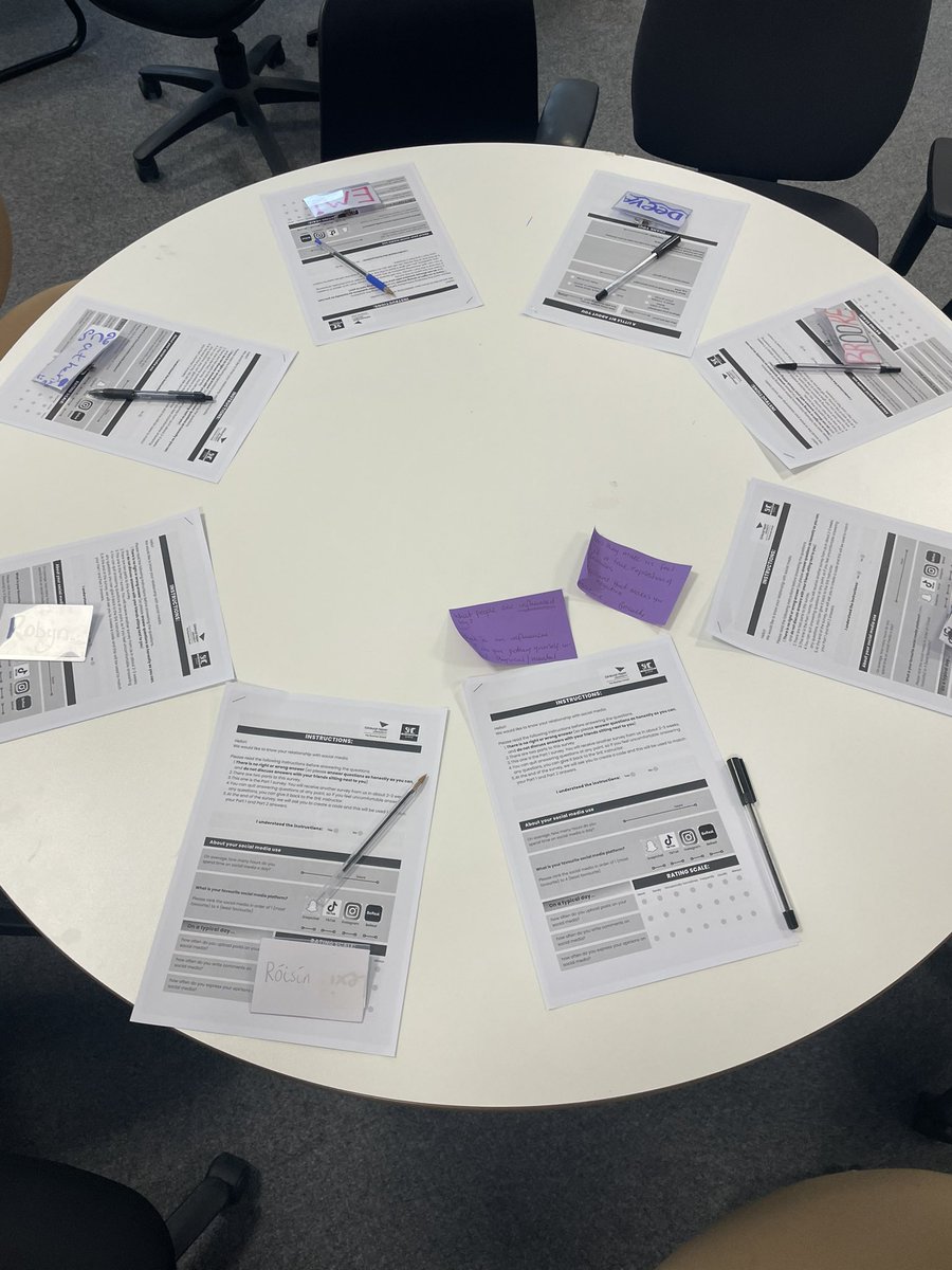 Zoeshe_scotland's tweet image. Amazing start to the week with all group at @she_scotland for the next 2 weeks participating in social media workshops co-designed with @KathrynRezai @es_thomson and their team @EdinburghNapier  #scrolling #mentalhealth #socialmedia