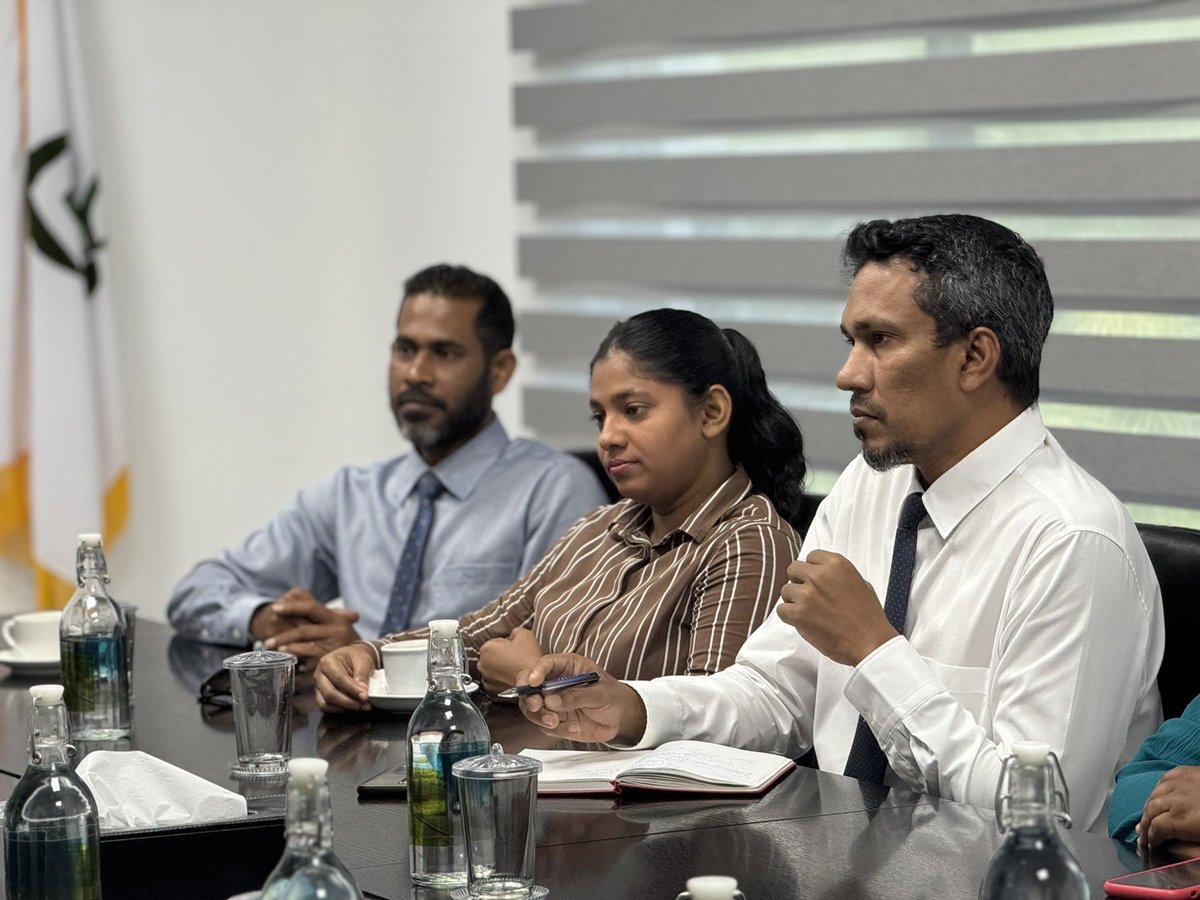 We are in #fuvahmulah ✨! Productive meeting today with Mayor <a href="/ismailrafeeq/">Ismail Rafeeq</a> and <a href="/FVMCouncil/">Fuvahmulah City Council</a>. We did a stock take of projects and initiatives we are supporting in Fuvahmulah City. We're committed to sustainable development and finding solutions together with 🇲🇻 communities 🌱💡