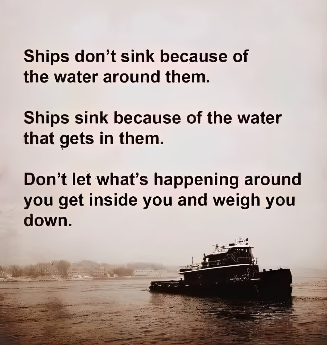 JialongOfficial's tweet photo. Ships don't sink because of
the water around them.
Ships sink because of the water
that gets in them.
Don't let what's happening around
you get inside you and weigh you
down.
#Jialong
#RicePackaging
#VacuumPacking
#ZhangzhouJialong https://t.co/Z3Og5WS8yR