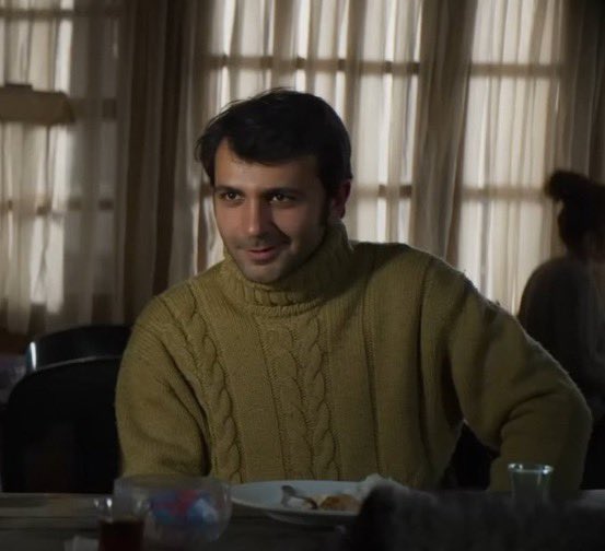 “İnsanoğlu işte, hayal ediyor, deniyor, yapıyor sonra da yıkıyor. Tarih, umut etmenin yorgunluğunu çağrıştırıyor bana daha çok.”

🎬Kuru Otlar Üstüne - Nuri Bilge Ceylan