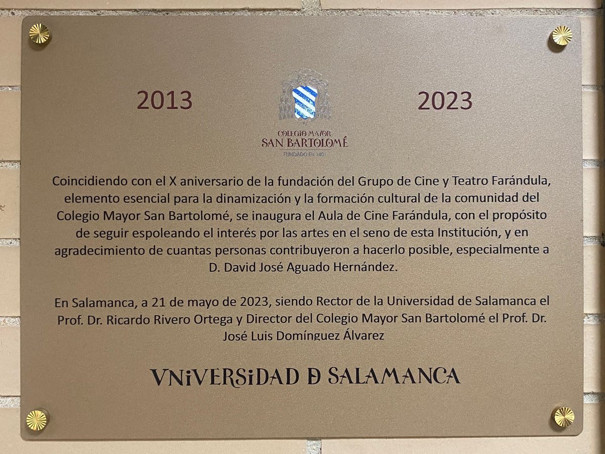 CMSanBartolome's tweet photo. El pasado día 6 inauguramos oficialmente en nuestro Colegio Mayor, este nuevo proyecto de nuestro grupo de cine y teatro @farandula_usal, que es además el primer Aula de Cine de la Universidad de Salamanca.

(Vídeo cortesía del Servicio de Producción e Innovación Digital) https://t.co/KGiNp7cIF0