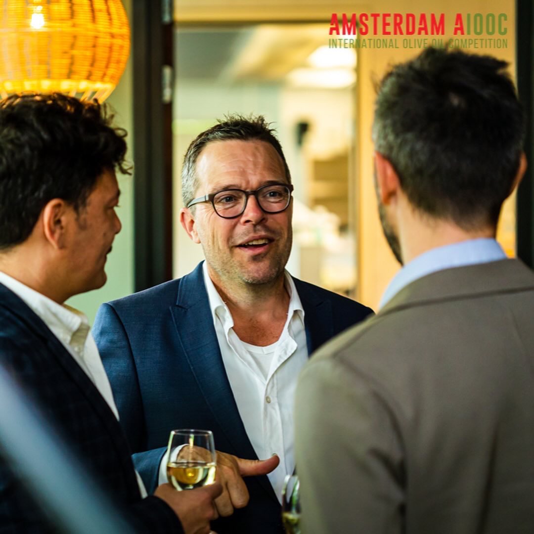 GregorXiaans's tweet photo. Wanneer een idee een geweldig leuk evenement wordt 😍 . Meer info https://t.co/g54dBFMHzC 😉#Amsterdamiooc #olijfolie #olijfolieproeven #oliveoil @HotelschoolTH https://t.co/GjabMeGjNh