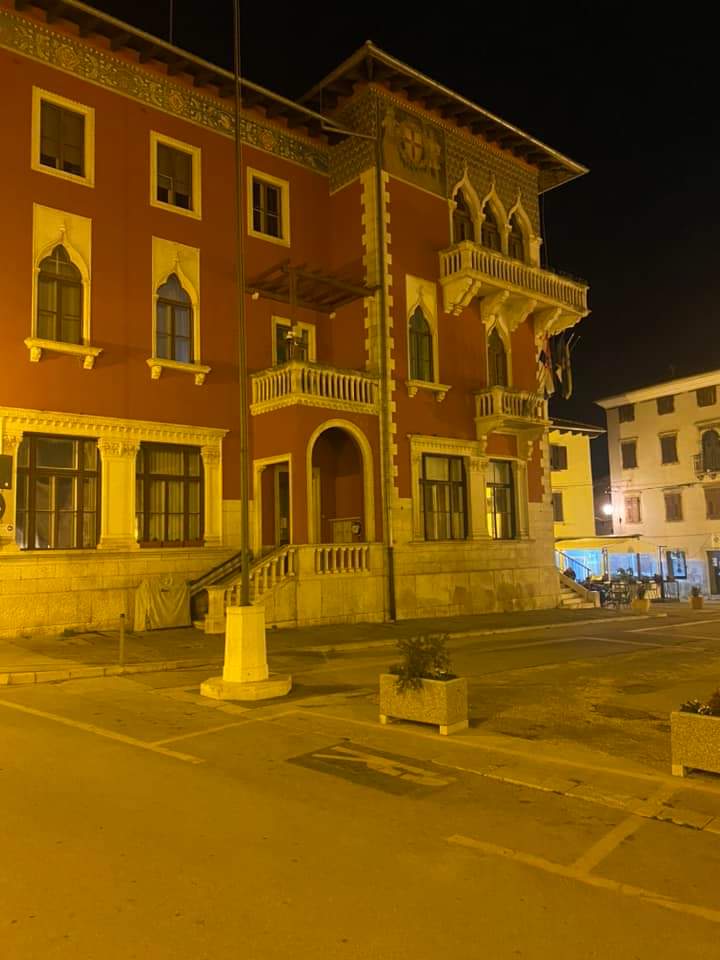 Mt_Briscoe's tweet photo. Seem to be at my happiest looking at old buildings, love the character, beautiful villages which ooze charm. Photos late evening in Vodnjan
#mountbriscoeorganicfarm
#tourism
#loveexploring #istrana #croatia
#Travel
#Vodnjan
#architecture
#NuffieldinternationalScholar https://t.co/sXpJFjuzUO