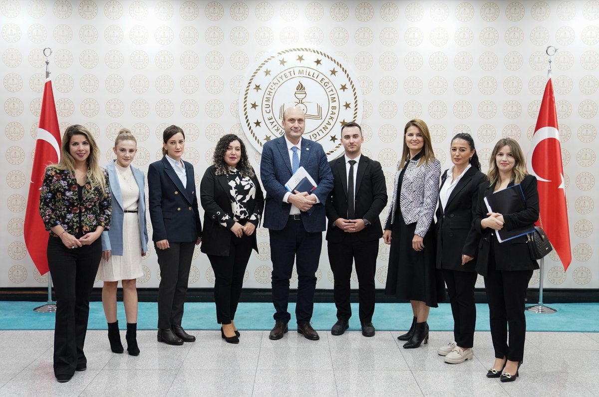 Almanca Öğretmenleri Platformu (@almancaplatform) on Twitter photo Sayın Bakanım <a href="/Yusuf__Tekin/">Yusuf Tekin</a> biz öğretmenleri kırmayıp görüşmeye kabul ettiğiniz için size muteşekkiriz.Makama kabulumuzde emeği geçen Sayın <a href="/drleventeraslan/">Prof.Dr.Levent Eraslan</a> hocama teşekkür ederiz. Türkiye yüzyılında öğretmenlik mesleğinin tüm boyutları detaylıca ele aldık. #OgretmenlerMasada Sayın Bakanım <a href="/Yusuf__Tekin/">Yusuf Tekin</a> biz öğretmenleri kırmayıp görüşmeye kabul ettiğiniz için size muteşekkiriz.Makama kabulumuzde emeği geçen Sayın <a href="/drleventeraslan/">Prof.Dr.Levent Eraslan</a> hocama teşekkür ederiz. Türkiye yüzyılında öğretmenlik mesleğinin tüm boyutları detaylıca ele aldık. #OgretmenlerMasada