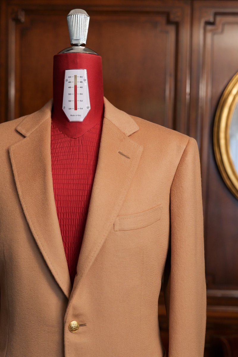 GinzaPecora's tweet photo. Jacket by PECORAGINZA <Tailor Hideaki Sato>
Fabric : Cashmere 100%
<STANDARD LINE>
#pecoraginza #hideakisato #jacket #cashmere #purecashmere #sartorial #tailor #bespoke #bespoketailoring #mensfashion #summer #summerfashion #mensstyle #fabric #standardline #ペコラ銀座 https://t.co/8r8oh1gdYl
