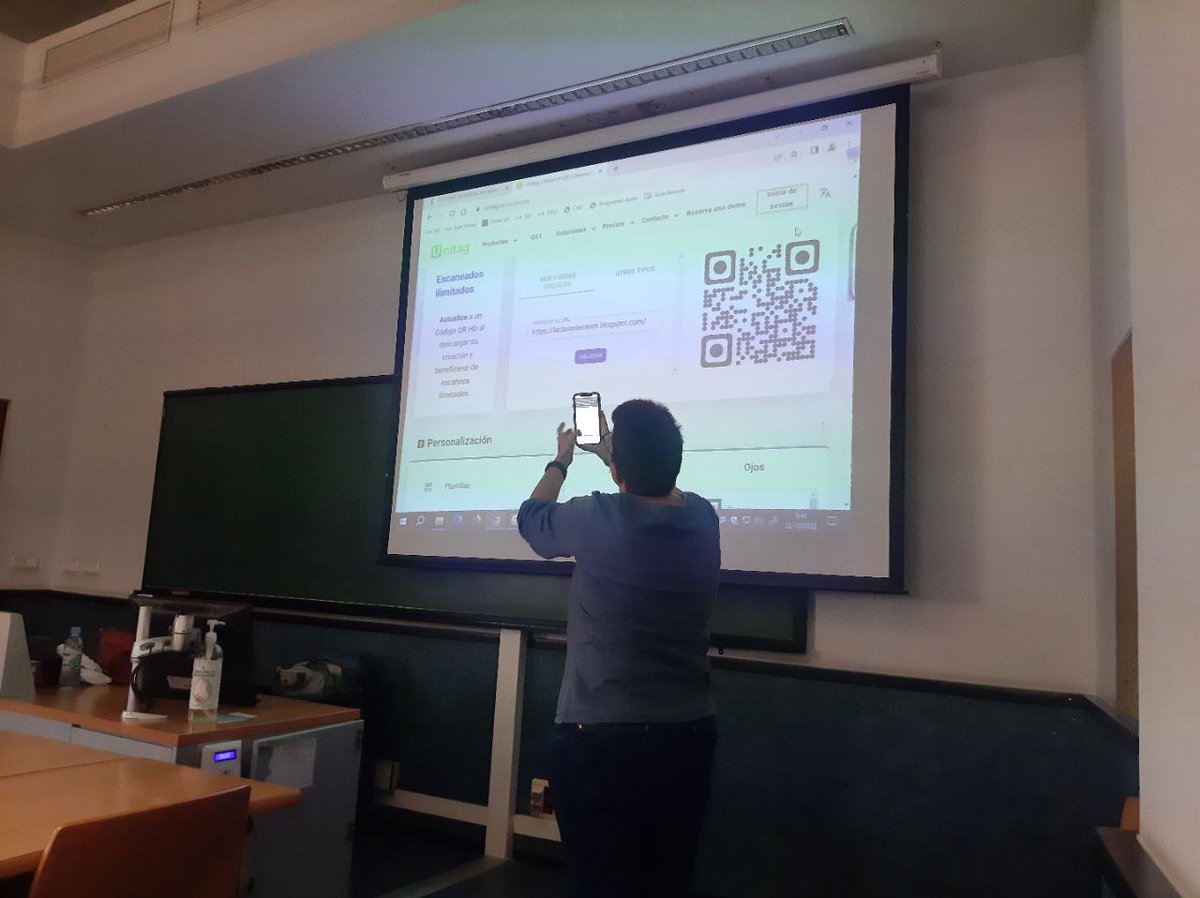GreatUJI's tweet photo. 🗓️ Aquesta setmana hem gaudit d'una interessant sessió a càrrec de la docent Mirentxu Pardo (@laclasedemiren) qui ens ha contat la seva experiència d'integració de les tecnologies a l'aula d'educació infantil. Moltes gràcies! #MI1855 #EducacióInfantil https://t.co/OSIZGsHhAy