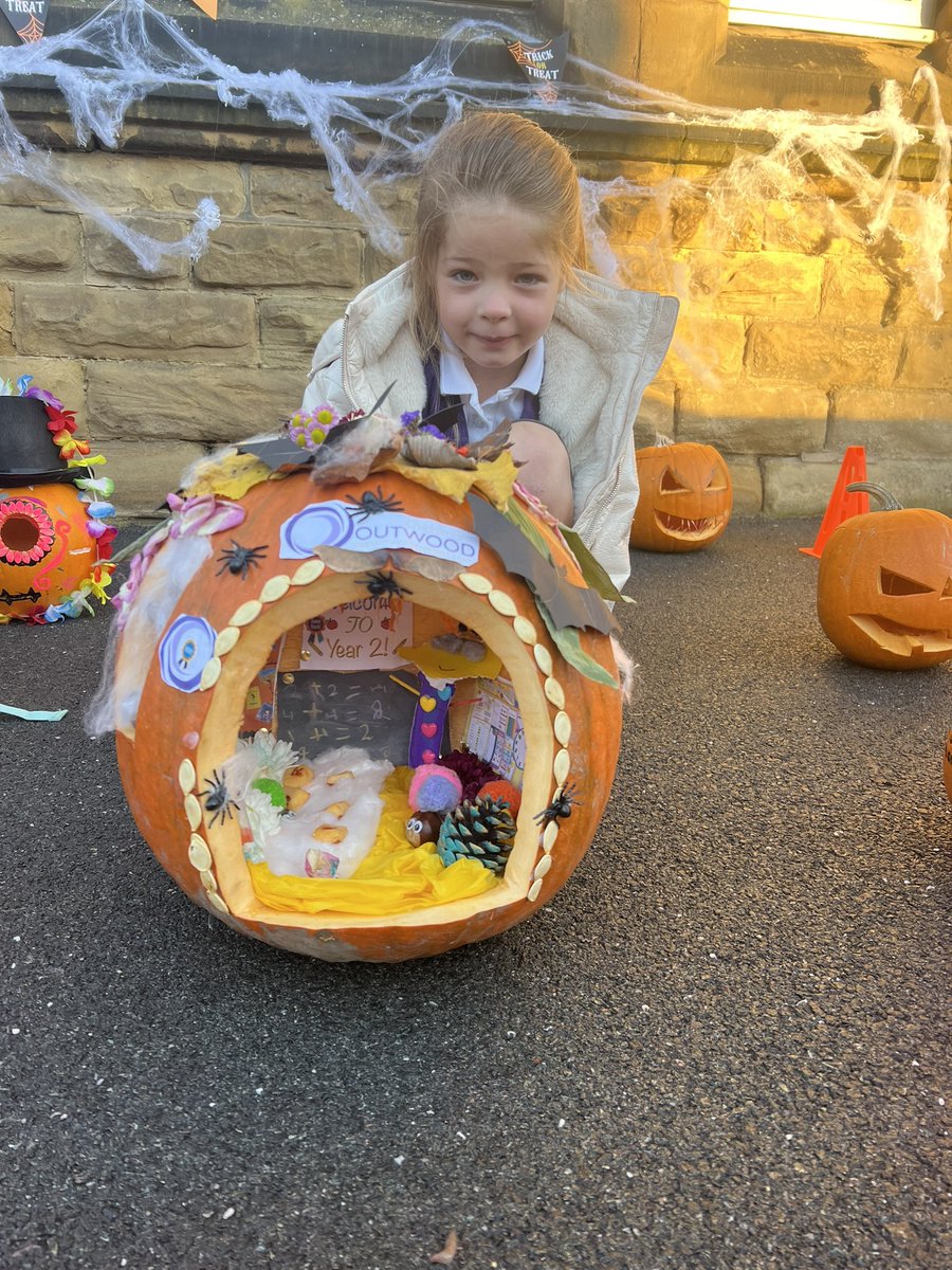 lisacoopmakeup's tweet photo. Year 2 in a pumpkin, can you spot Mrs Groves? @OPABL2G @OPA_BL Harper loved making her pumpkin 🎃 https://t.co/qsE9vMvdTt