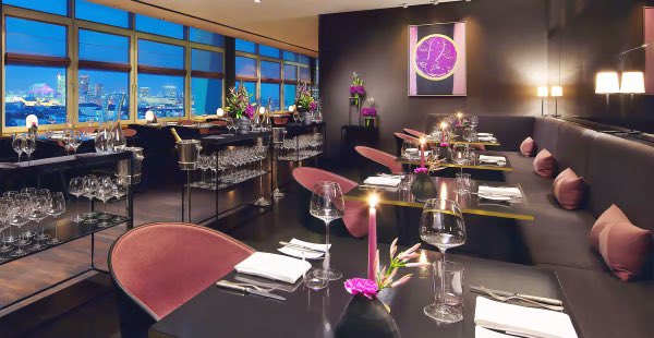 A busy week building at DKOU in Berlin and a shout out to Hugo’s Restaurant at the Intercontinental Hotel - a fabulous night was had by all - exceptional food and wonderful service