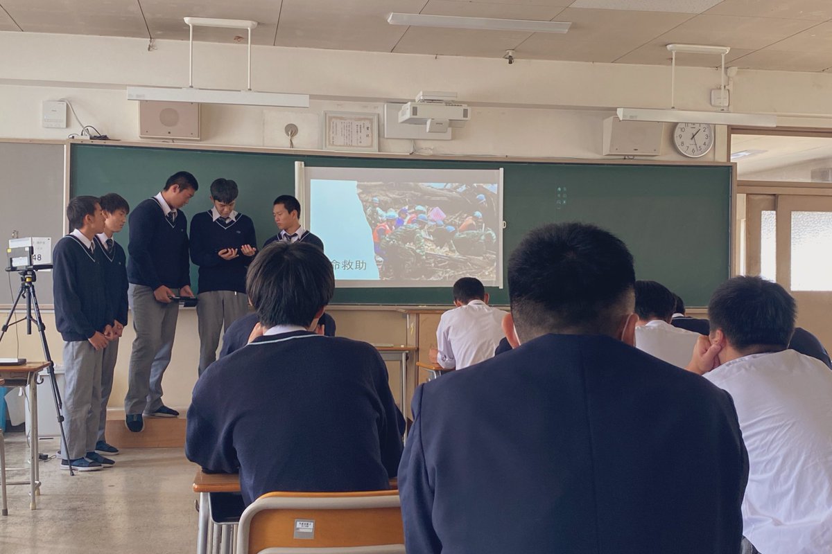 RACtoyama's tweet photo. 本日、高岡第一高等学校様に訪問させて頂きました☺️
地域の課題を考える為、まずは企業について沢山調べてくれました🔍

中には笑いも交えながら、課題解決のアイディアを共有する学生の皆さんが輝いて見えました✨

大変貴重な機会に参加させて頂き、ありがとうございます😊 https://t.co/tWZD5Rm3dC
