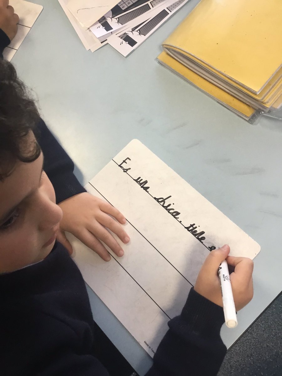 C4Pleasant's tweet photo. Today in Spanish we have been writing sentences dictated by the teacher @MFLPleasantSt @PleasantStPrim https://t.co/H0g52ZmXrA