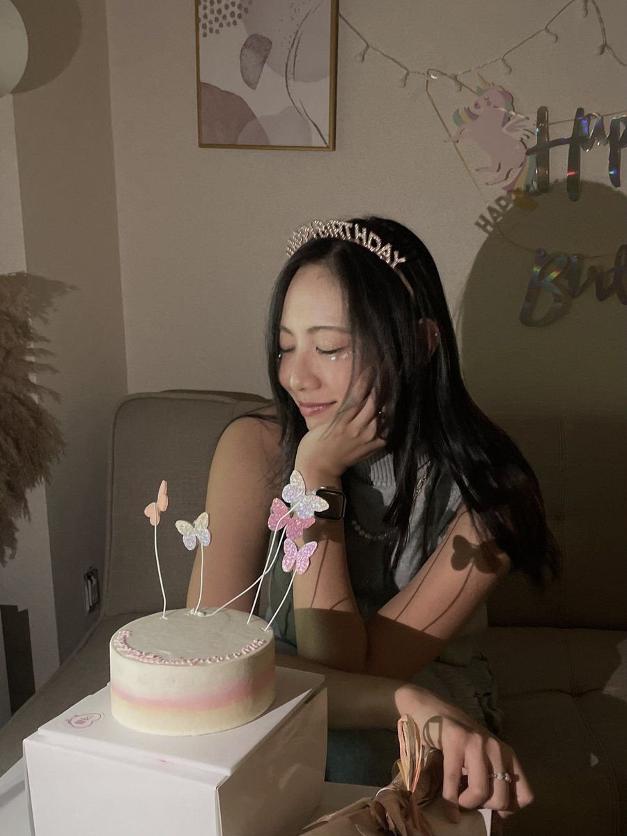misstodai5_2023's tweet photo. たくさんの素敵なメッセージありがとうございます！🤍✨
とっても楽しい誕生日を過ごさせてもらいました🫧 https://t.co/QoW5jzAt8F