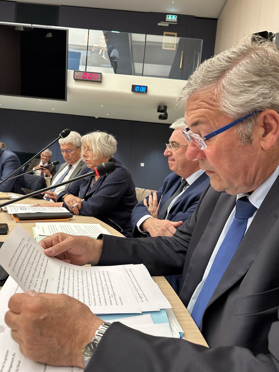jf_longeot's tweet photo. @Senat : dans le cadre de ses travaux la #CATDD échange sur les travaux de la Mission d’Information « Gestion Durable de l’Eau » Président @remypointereau, Rapporteur @GilleHerve.
Questions essentielles et sensibles pour nos territoires et nos concitoyens. https://t.co/bmuE7yH5FF