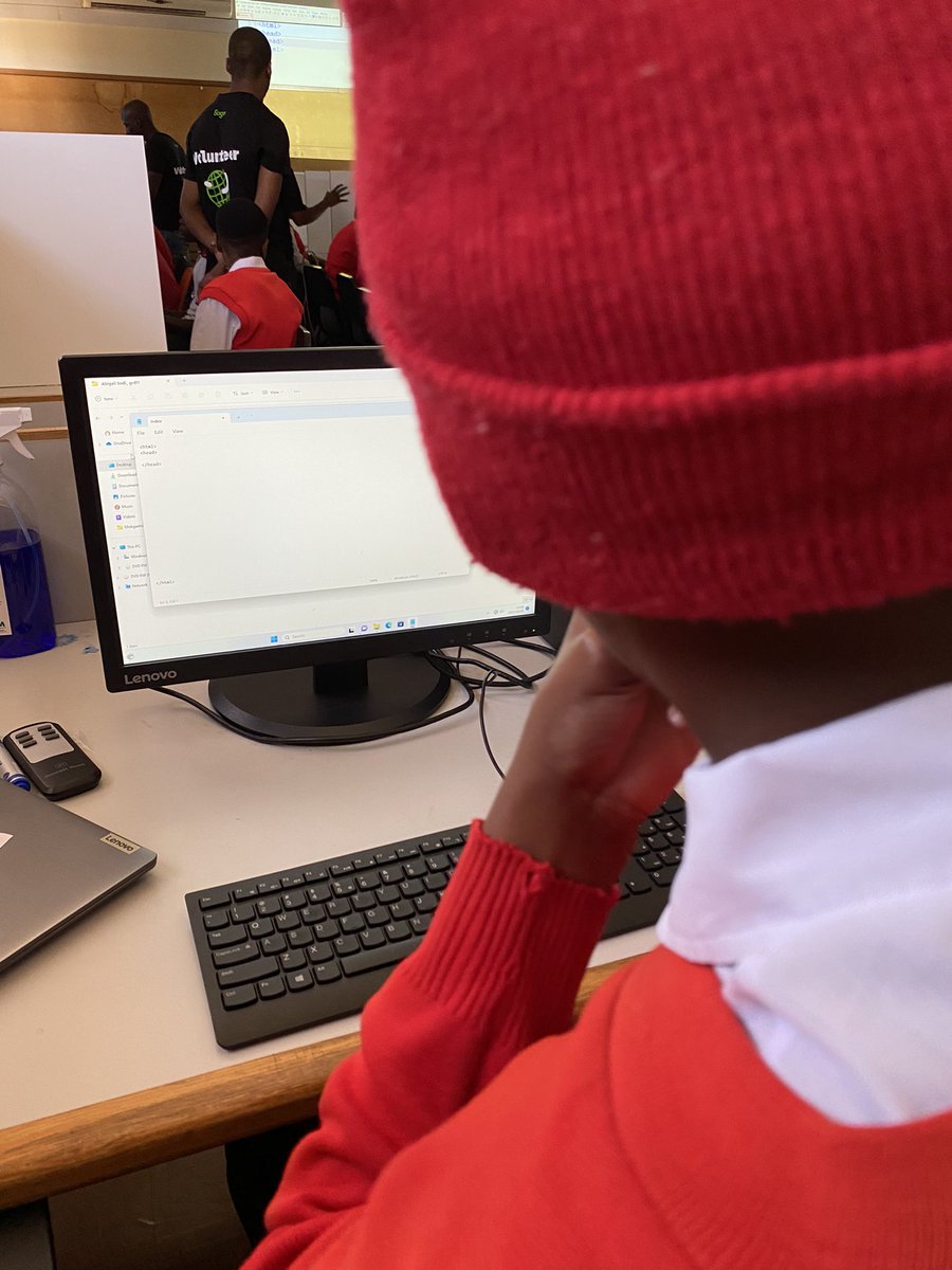 GirlCode👩💻 tweet media