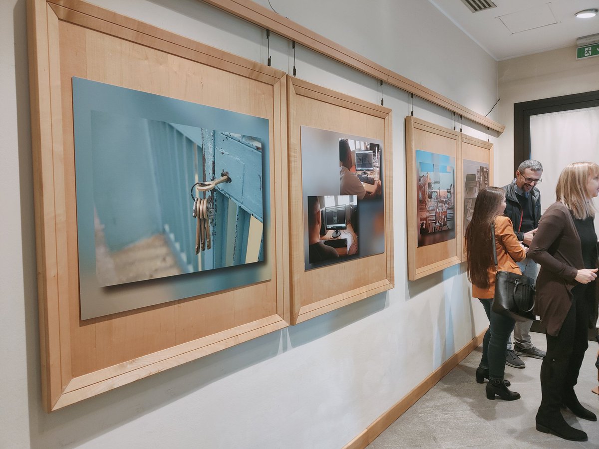 All' Urp di <a href="/crpiemonte/">Cr Piemonte</a> sta per cominciare l' inaugurazione della mostra fotografica 70 anni di scuola in carcere, promossa dal garante regionale dei detenuti <a href="/brunomellano/">Bruno Mellano</a>