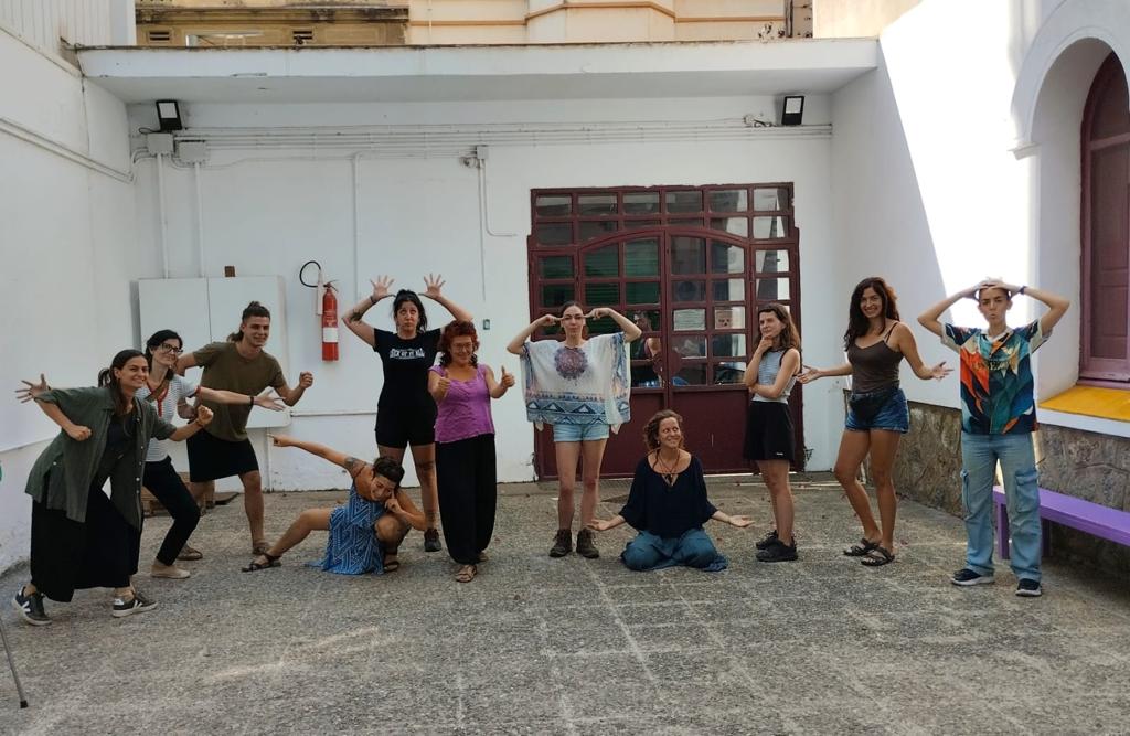 Fundacio_Akwaba's tweet photo. L’equip d'educadores, amb @Espailatregua i @comsoc_cat, impulsores del COMunitats, ens (re)trobem per formar-nos en interculturalitat crítica, sostenibilitat i comunicació transformadora.
https://t.co/se7ieRmNHz
#EducaJusticiaglobal #edutransforma #educaciotransformadora https://t.co/10XldBozTh