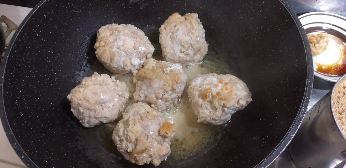 clover43204026's tweet photo. 昨日64.2㎏　今日64.5㎏
300g増量

朝　なめこの味噌汁卵入り、納豆

昼　オートミール雑炊、納豆、冷や奴

夜　鶏肉のハンバーグ、野菜ジュース、茄子とピーマンの味噌炒め

久しぶりのハンバーグとても美味しい🤤フードプロセッサーが来たのでまたしたい。鶏皮からジュワーッと😋

#産後ダイエット https://t.co/lwXSN2BSUr