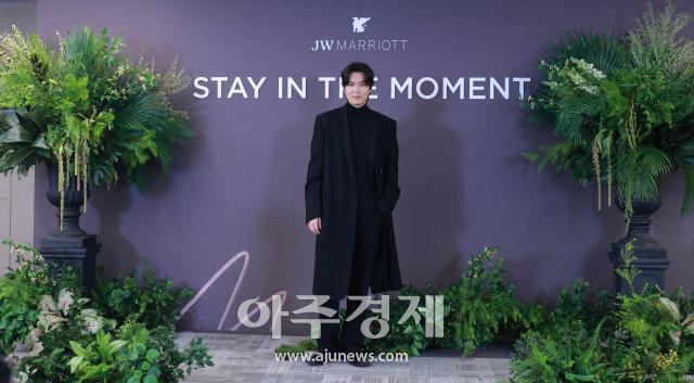 이민호 '수줍은 보조개 미소'

이민호, 'Ai 같은 완벽 비주얼'

이민호, '여심 흔드는 미소'

JW 메리어트, 배우 이민호와 함께 '스테이 인 더 모먼트' 캠패인 전개

#LeeMinHo 

m.ajunews.com/view/202310251…
m.ajunews.com/view/202310251…
m.ajunews.com/view/202310251…
m.ajunews.com/view/202310251…