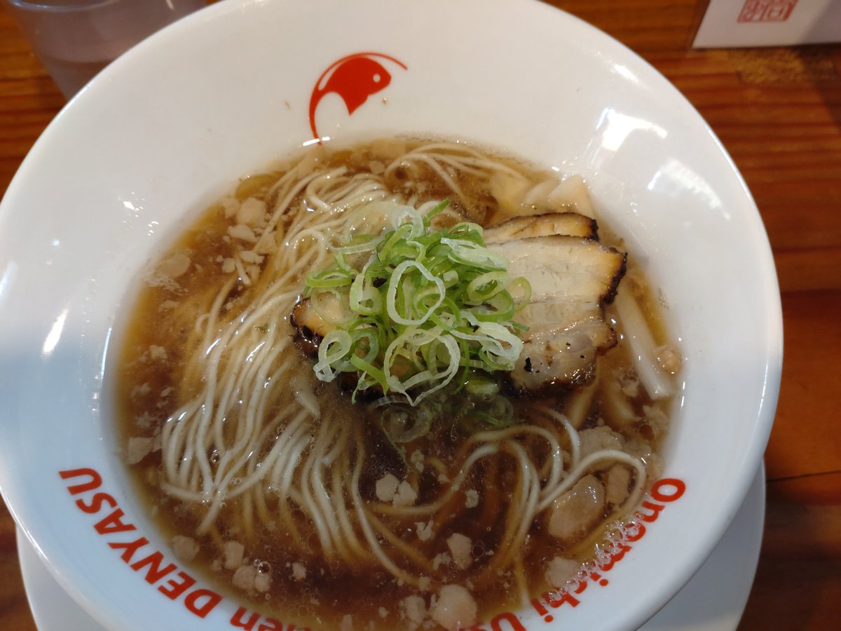 tukasa1235's tweet photo. しまなみ海道と尾道ラーメンへ。
尾道ラーメン当たりの店だったな☺
正直他のメニュー食べて見たかったけどこらえて尾道ラーメン選んだ😌
#densuke https://t.co/8BqvQ9nyTX