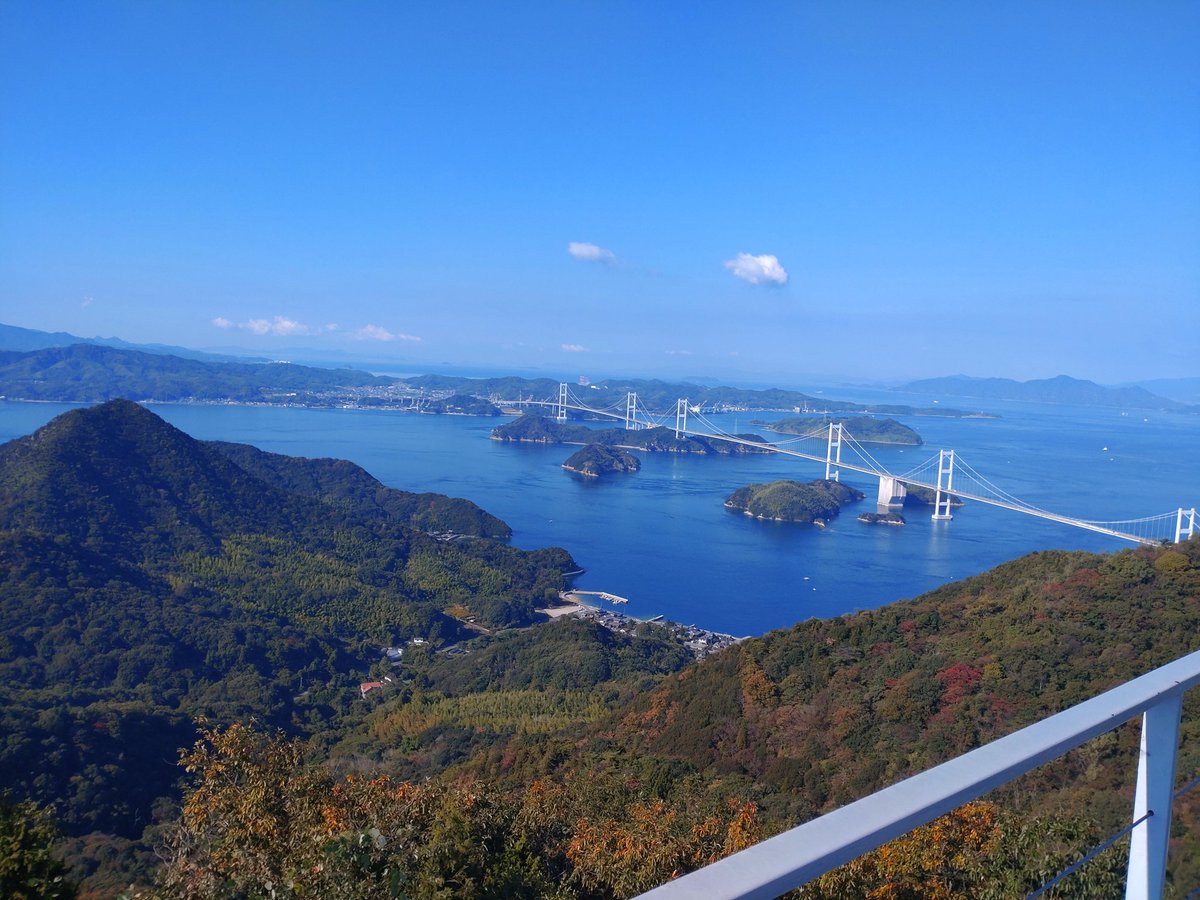 tukasa1235's tweet photo. しまなみ海道と尾道ラーメンへ。
尾道ラーメン当たりの店だったな☺
正直他のメニュー食べて見たかったけどこらえて尾道ラーメン選んだ😌
#densuke https://t.co/8BqvQ9nyTX