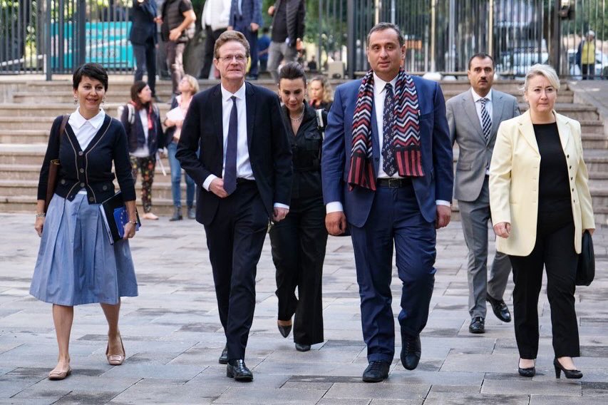 Büyükelçi Nikolaus Meyer-Landrut AB🇪🇺destekli <a href="/TurkArkeoloji/">Türk Arkeoloji ve Kültürel Miras Enstitüsü</a> Enstitüsü'nün açılış törenine katıldı.🏛️Enstitü, genç uzmanlara eğitim ve stajlar🧑‍🏫📃sunarak ortak araştırma, analiz ve restorasyon sağlayacak.