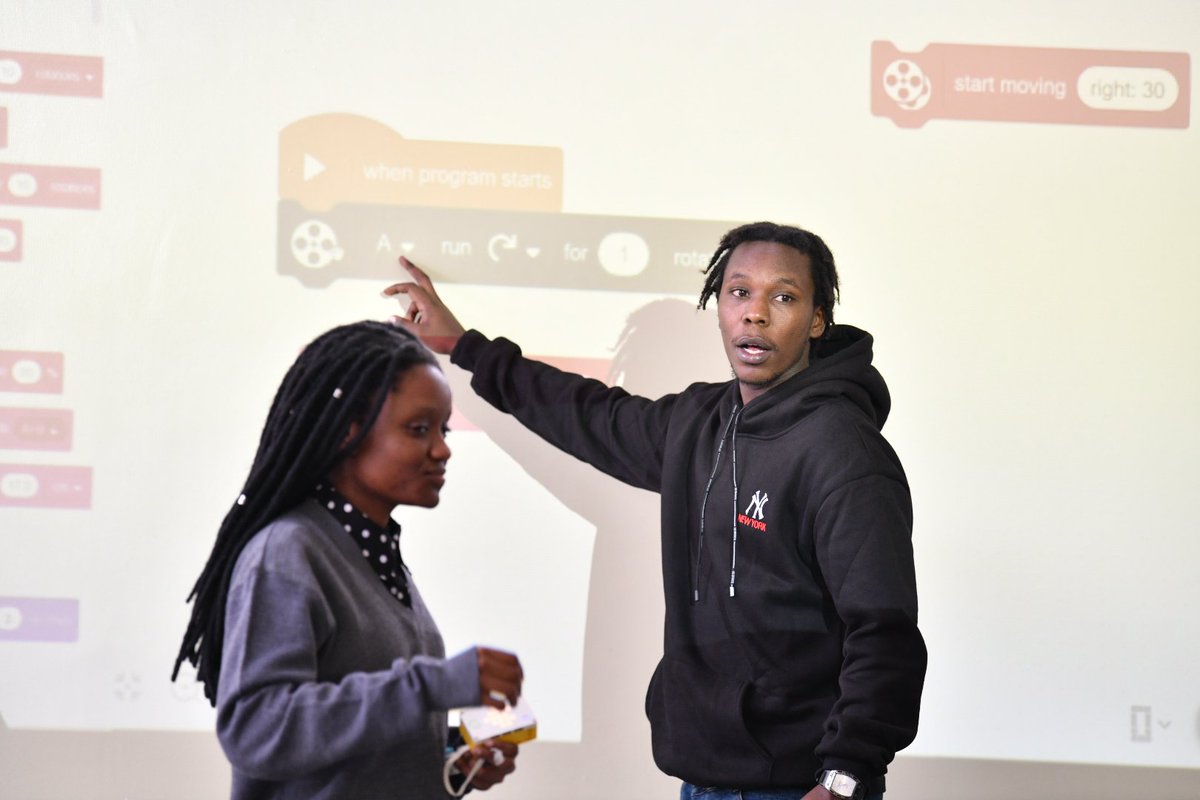 unwomenrwanda's tweet photo. #Day3 of the @AGCCIAfrica_1 coding camp in #Rwanda is off to an electric start!⚡️
With a focus on robotics, participating girls are learning to assemble, code, and programme multifunctional robots to perform a variety of tasks through #LEGOeduSPIKE 👩‍💻
#GirlsInSTEM https://t.co/k8VIThTRK7