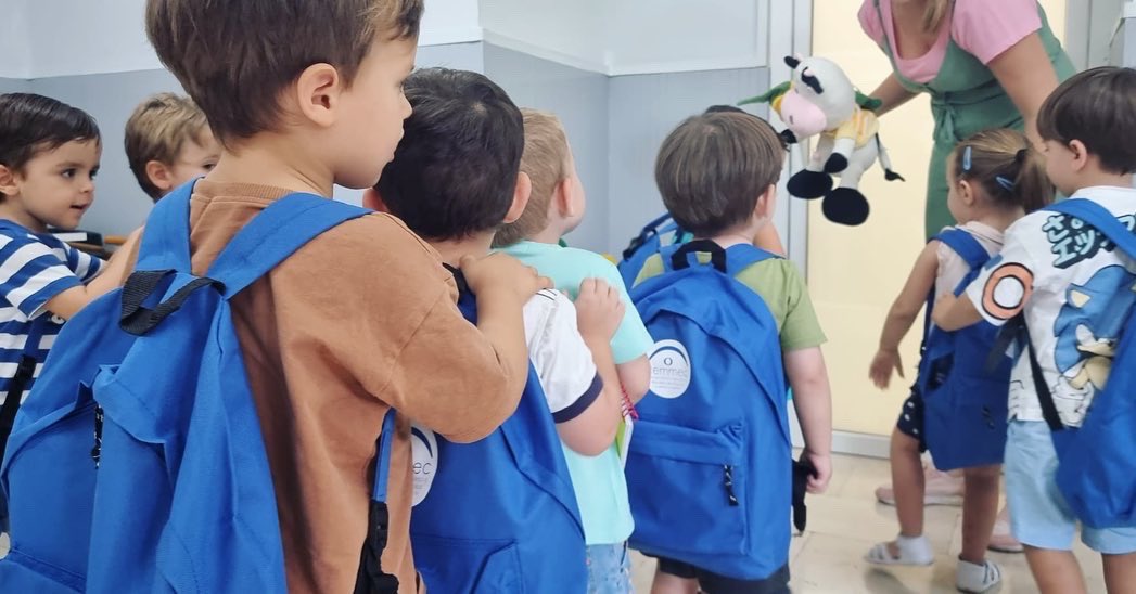 cemmecjaen's tweet photo. 💙Nos marchamos de clase felices y nos despide la Vaca Valentina y la profe Laura hasta la próxima semana 😍
@musicaeduca.es 
.
#orgullocemmec #cemmec https://t.co/bVxCAQyDRw