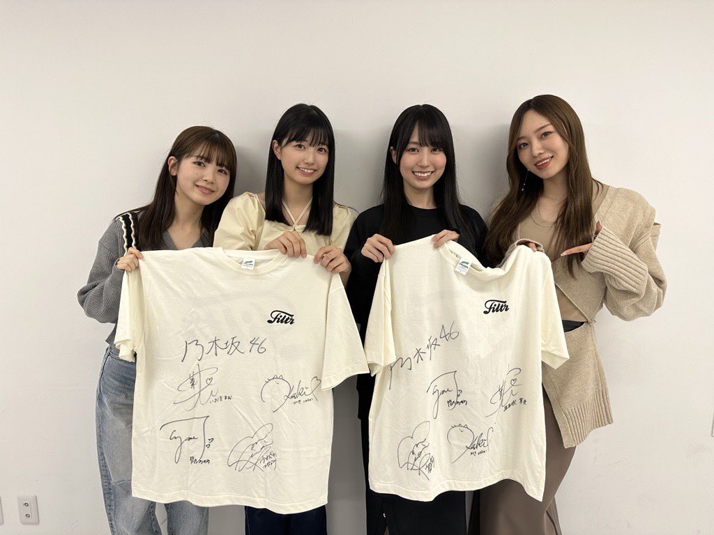 nogizaka46's tweet photo. #飛鳥卒コン の振り返りトークを実施したENCORE(@encore_filtr)にて、#梅澤美波 #賀喜遥香 #筒井あやめ #五百城茉央 のサイン入りTシャツプレゼントキャンペーンを10/31(火)まで実施中です🎁
 
トークをお聴きの上で、ぜひご参加ください🕊️

🎧https://t.co/axjJIV0fIw

#乃木坂46 https://t.co/QTFTmmXRz6