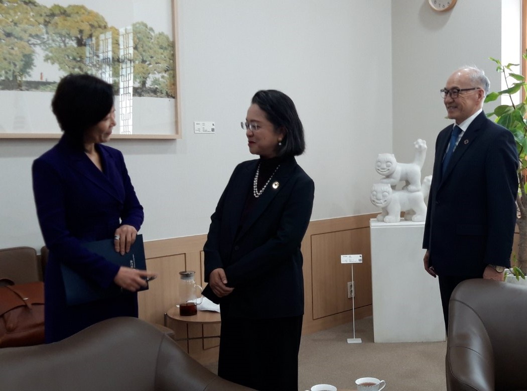 UN_Armida's tweet photo. Shared my heartfelt thanks with Oh Youngju of @MOFAkr_eng for their unwavering support to @UNESCAP and for hosting the 26th Senior Officials Meeting of #NEASPEC. Looking forward to collaborating on the realization of the #ClimateAction resolution adopted at #CS79. https://t.co/h4lZUBM3Po