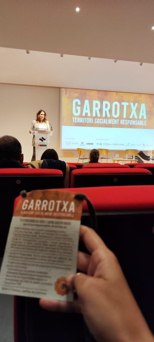 Aquest matí estem a l'acte Garrotxa territori socialment responsable, des de la fes seguirem treballant per aconseguir aquesta responsabilitat de la mà de <a href="/DinamiGarrotxa/">DinàmiG</a> <a href="/Olotuit/">Ajuntament d'Olot</a> <a href="/gencat/">Generalitat de Catalunya</a> <a href="/DiputacioGirona/">Diputació de Girona</a> <a href="/adri_noc/">ADRINOC</a>