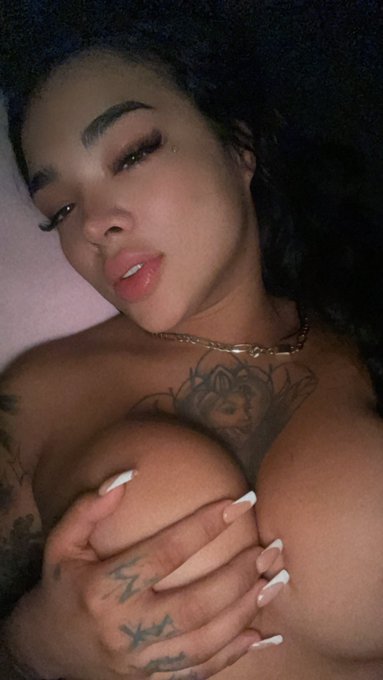 Me encanta que me agarren las tetas ya viste el video ? En mi #onlyfans  y en mi canal privado de Telegram<a href="/tag/onlyfans"class="tags"><span>#onlyfans</span></a>