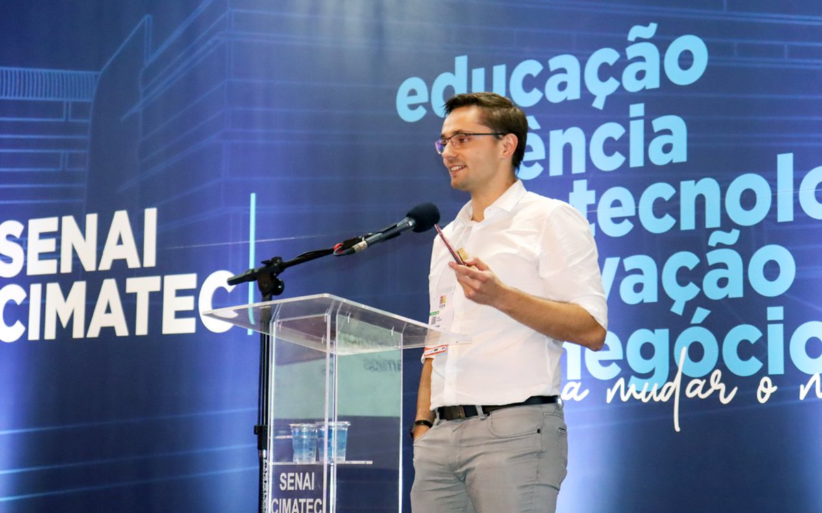CASUSscience's tweet photo. And the 2023 @CompSysSoc #junioraward goes to ... π₯ ... @RicardoMtzG! Congratulations on this prestigious recognition by your #complexsystemsscience peers! @CCS2023_Brazil @ictpSA @HZDR_Dresden @YR_CSS Learn more about the award & Ricardo's work: https://t.co/iPma6KmXUn https://t.co/1dDK9rZuwO