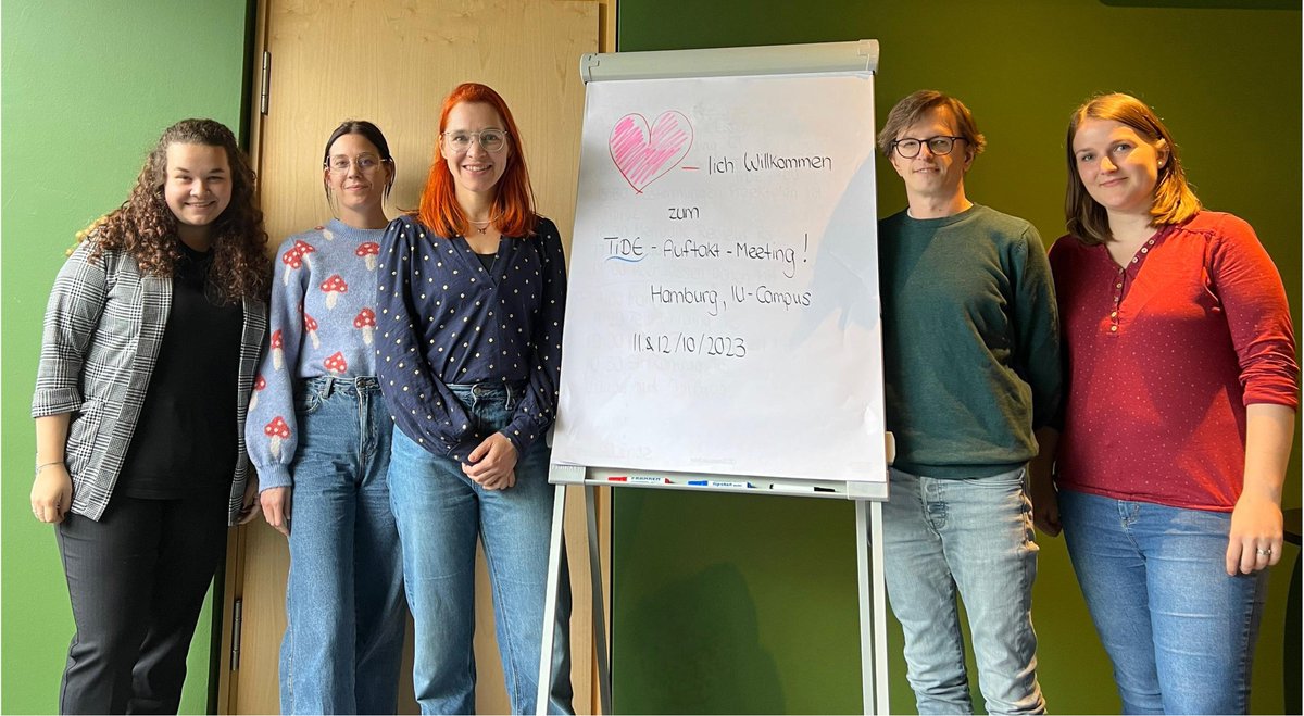 Wir freuen uns sehr, dass wir unsere Partner*innen im BMBF-Projekt "TiDE - Transition into Distance Education" nun auch beim Kick-Off an der IU (Campus Hamburg) noch besser kennenlernen konnten - einen Bericht gibt es hier: iu.de/forschung/proj…