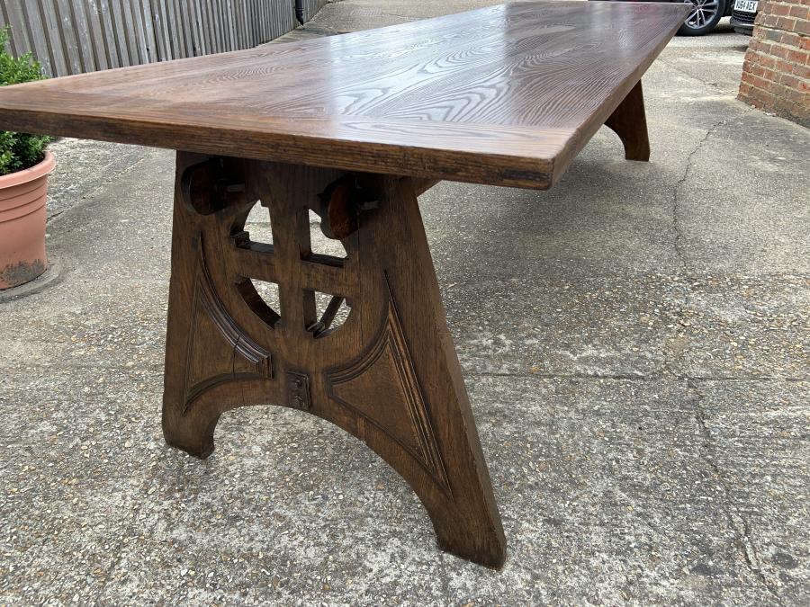 AntiqueTables1's tweet image. A large monastery table reputedly from Basilica de St Quentin, with a later four plank textured top on pierced and angled trestle ends. 

rb.gy/53o7d

#monasterytable #antiquemonasterytable #diningtable #antiquediningtable #antique #furniture